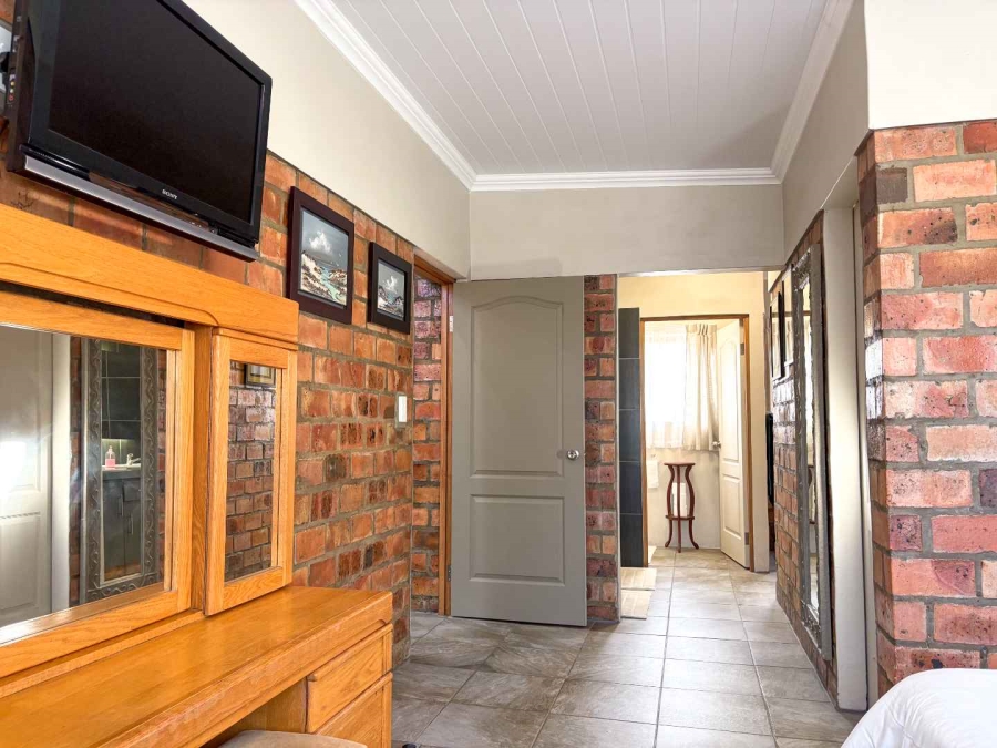 3 Bedroom Property for Sale in Stilbaai Wes Western Cape
